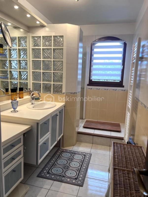 Villa - 127 m² - 6 pièces