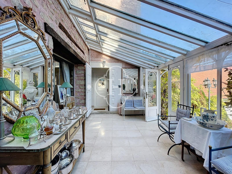 Maison ancienne - 316 m² - 8 pièces