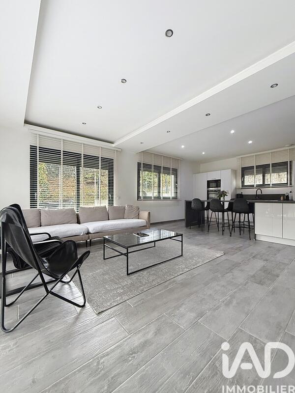 Maison - 143 m² - 5 pièces