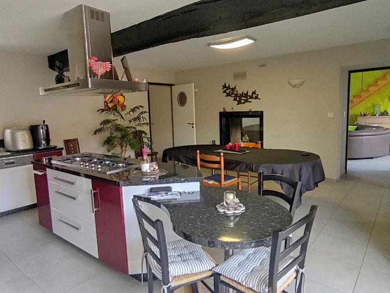 Maison - 217 m² - 6 pièces