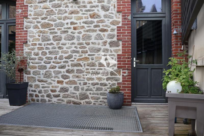 Loft - 168 m² - 6 pièces