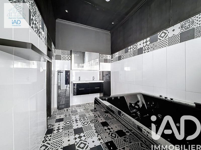 Maison - 278 m² - 6 pièces