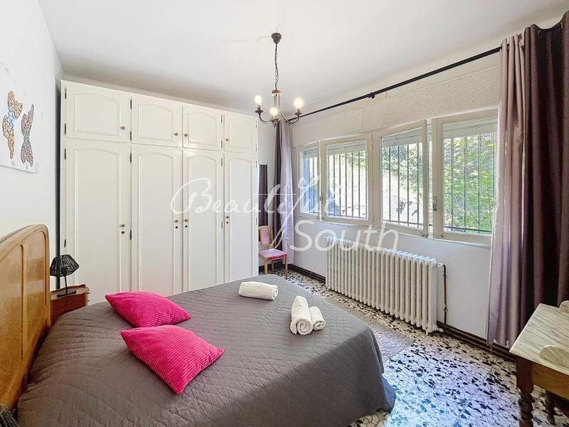 Maison - 200 m² - 9 pièces