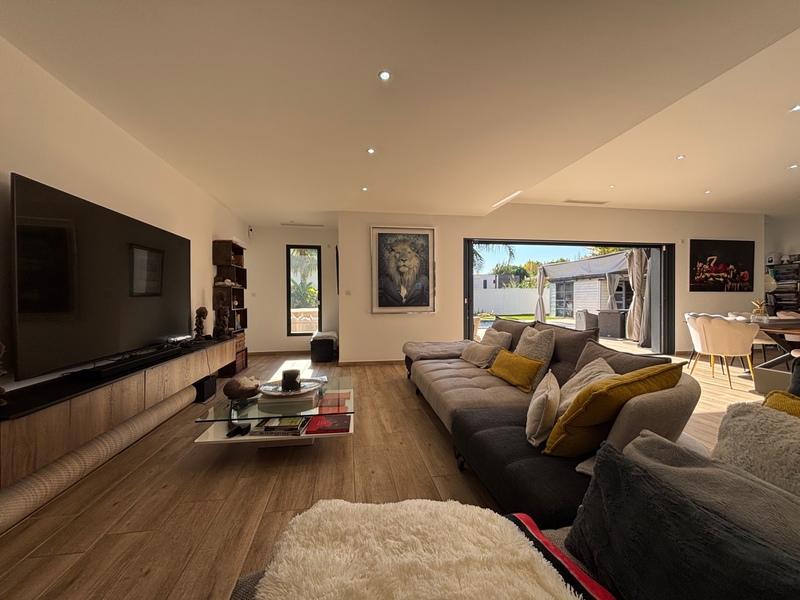 Maison - 200 m² - 6 pièces