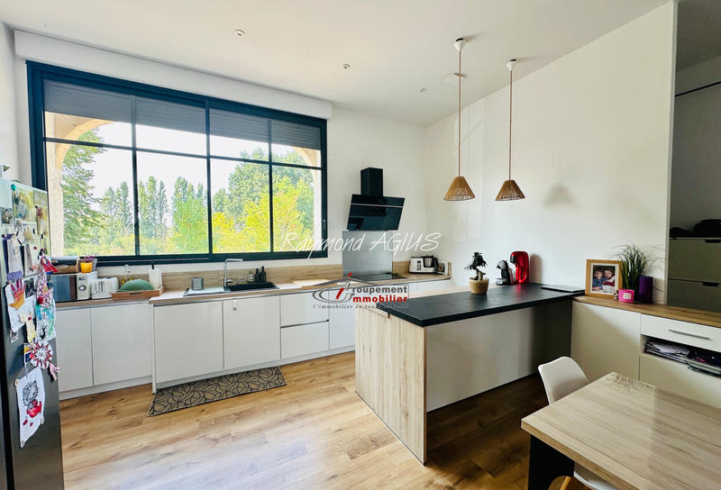 Maison - 330 m² - 14 pièces