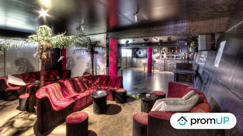 Maison contemporaine - 1 280 m² - 20 pièces