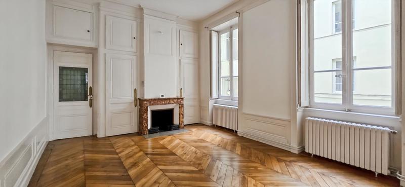 Appartement - 184 m² - 6 pièces