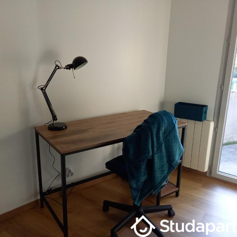 Chambre - 11 m² - 1 pièce