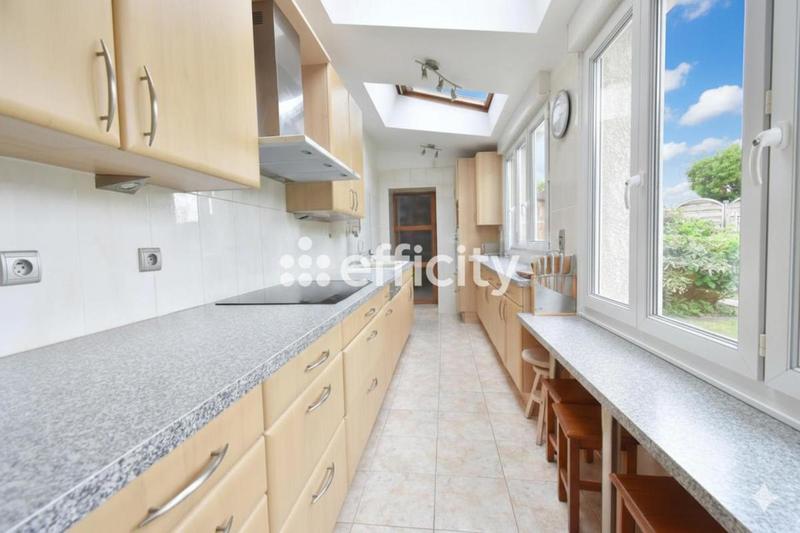 Pavillon - 150 m² - 5 pièces