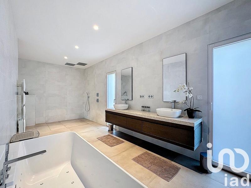 Maison de maîtres - 280 m² - 10 pièces