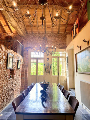 Propriété - 360 m² - 11 pièces