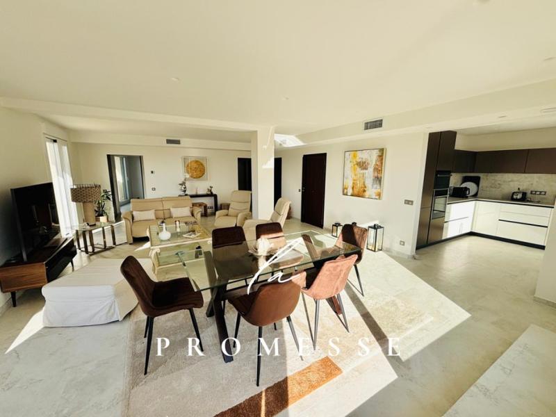 Appartement - 140 m² - 5 pièces