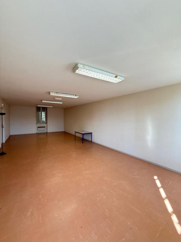 Maison - 260 m² - 7 pièces