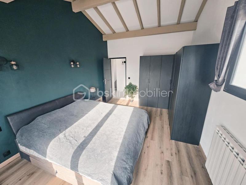 Propriété - 208 m² - 6 pièces