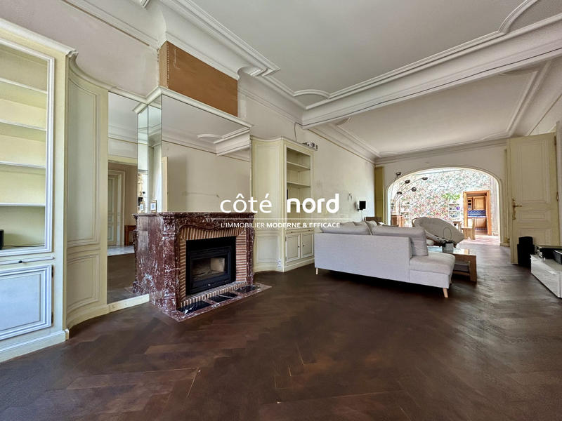 Maison - 350 m² - 11 pièces