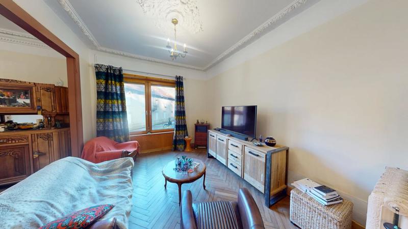 Maison - 313 m² - 6 pièces