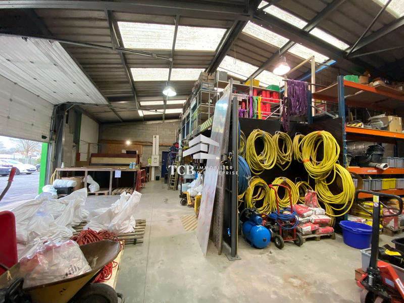 Local d'activités - 306 m²