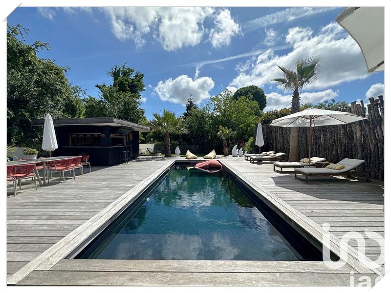 Maison - 250 m² - 7 pièces