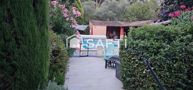 Maison - 215 m² - 10 pièces