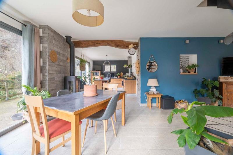 Maison - 104 m² - 4 pièces