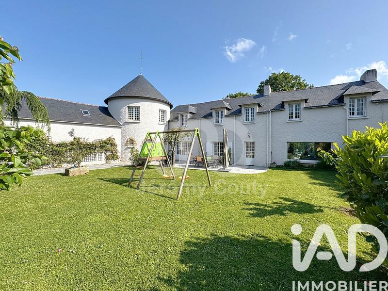 Maison - 332 m² - 12 pièces