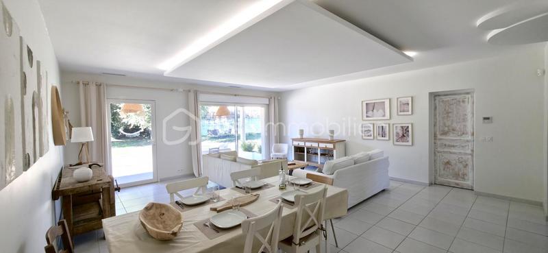 Maison traditionnelle - 164 m² - 6 pièces