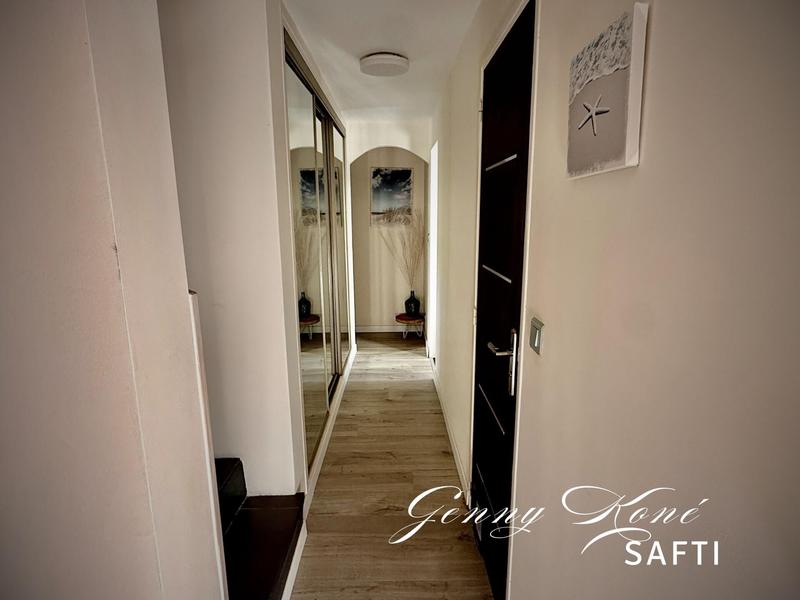 Maison - 198 m² - 7 pièces