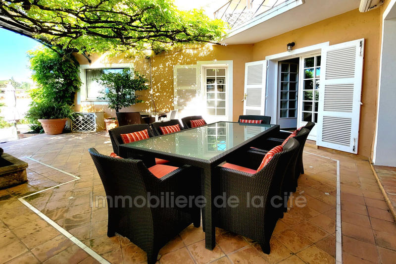 Maison de maîtres - 232 m² - 8 pièces