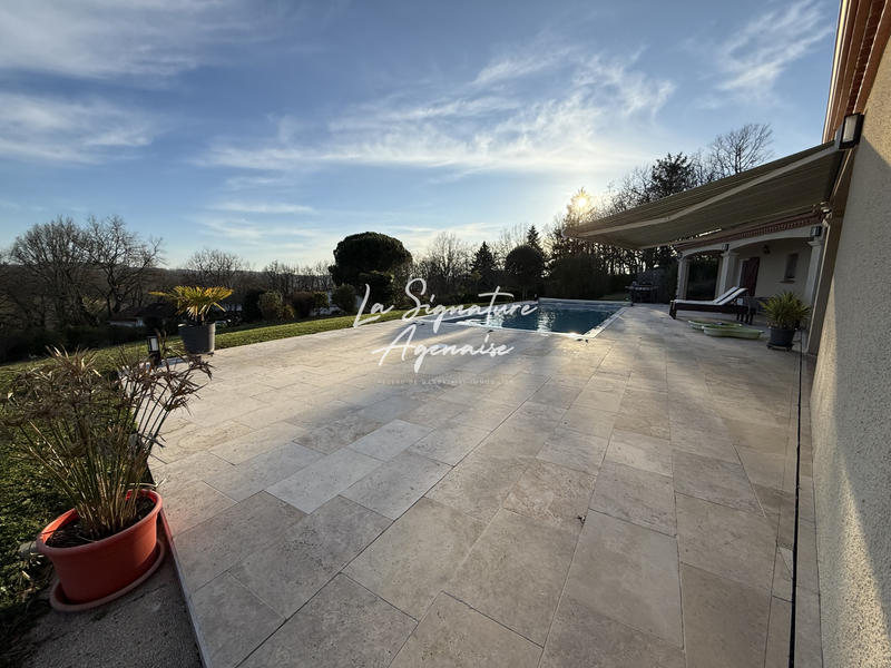 Maison - 220 m² - 7 pièces