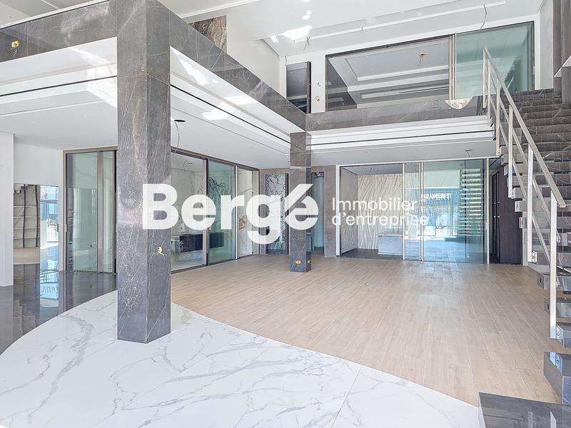 Local commercial - 213 m²