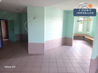 Local commercial - 290 m² - 12 pièces