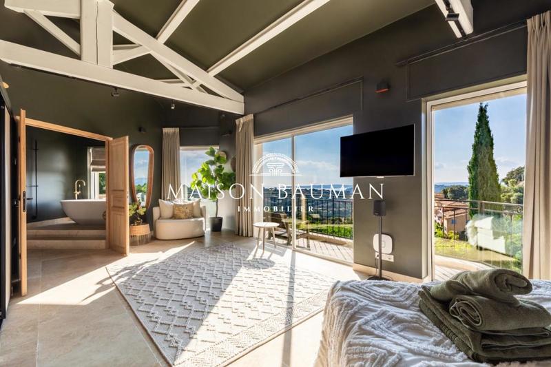 Villa - 300 m² - 8 pièces