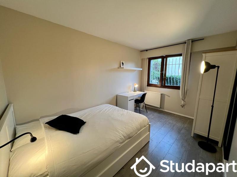 Chambre - 11 m² - 1 pièce