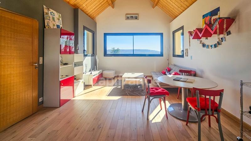 Demeure - 696 m² - 21 pièces