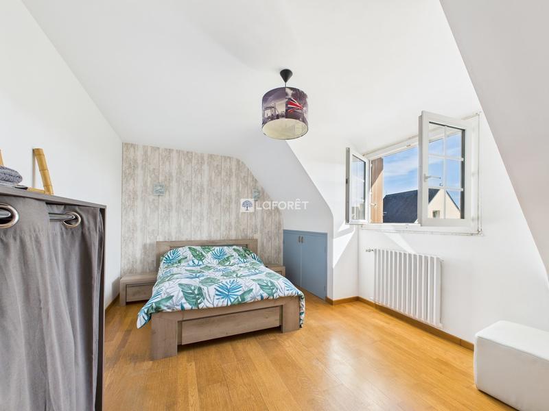 Maison traditionnelle - 105 m² - 6 pièces