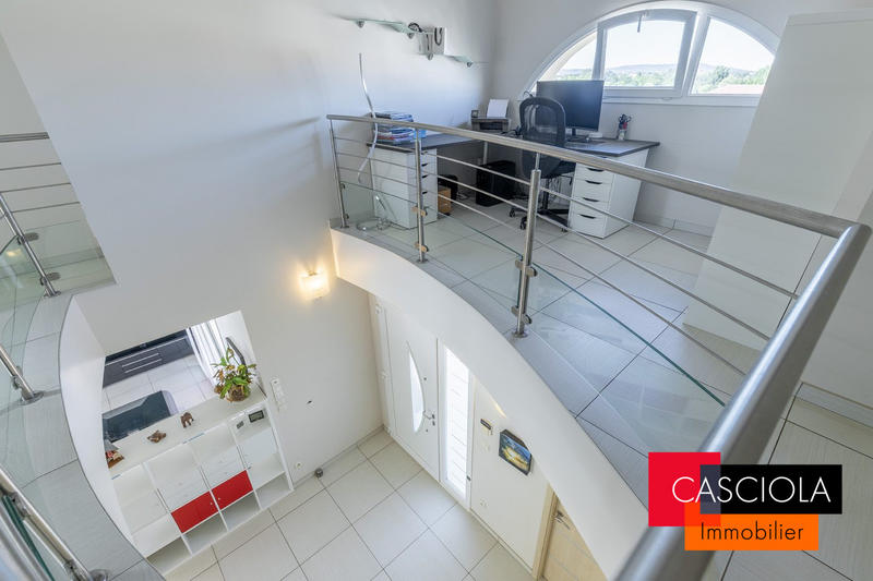 Maison - 191 m² - 6 pièces