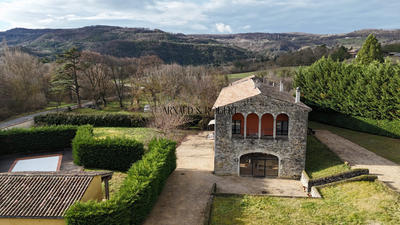 Maison ancienne - 473 m² - 9 pièces