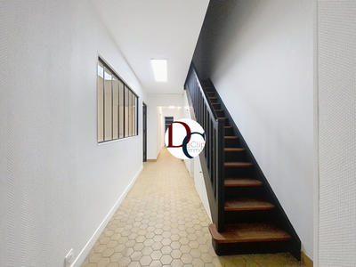 Bureau - 131 m² - 8 pièces