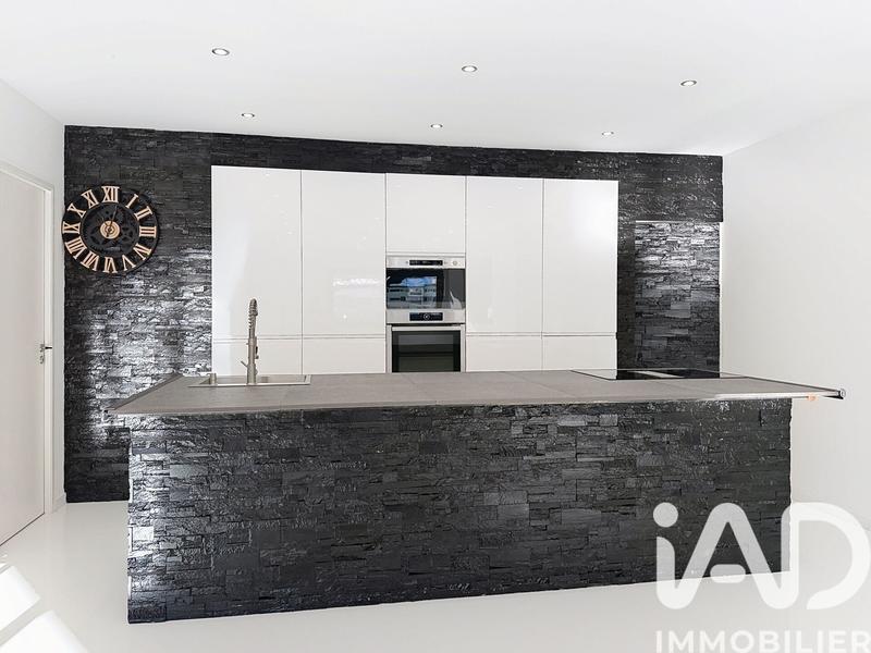 Maison - 186 m² - 7 pièces