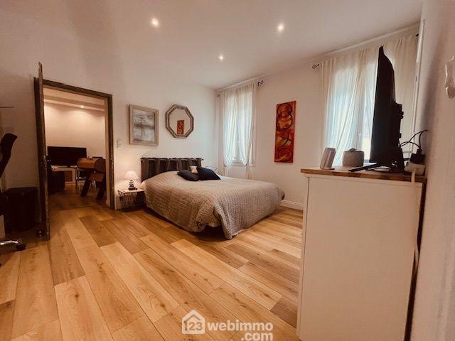 Maison - 224 m² - 6 pièces