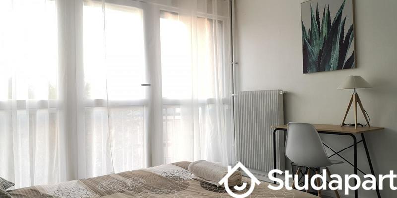 Chambre - 11 m² - 1 pièce