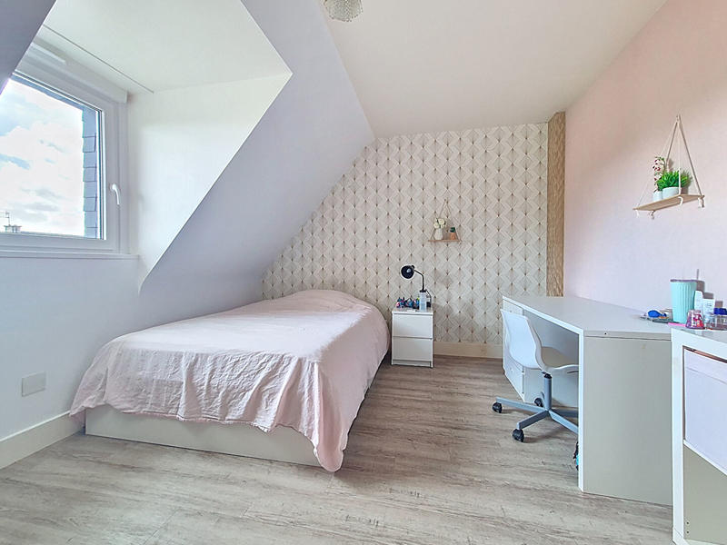 Maison - 140 m² - 8 pièces