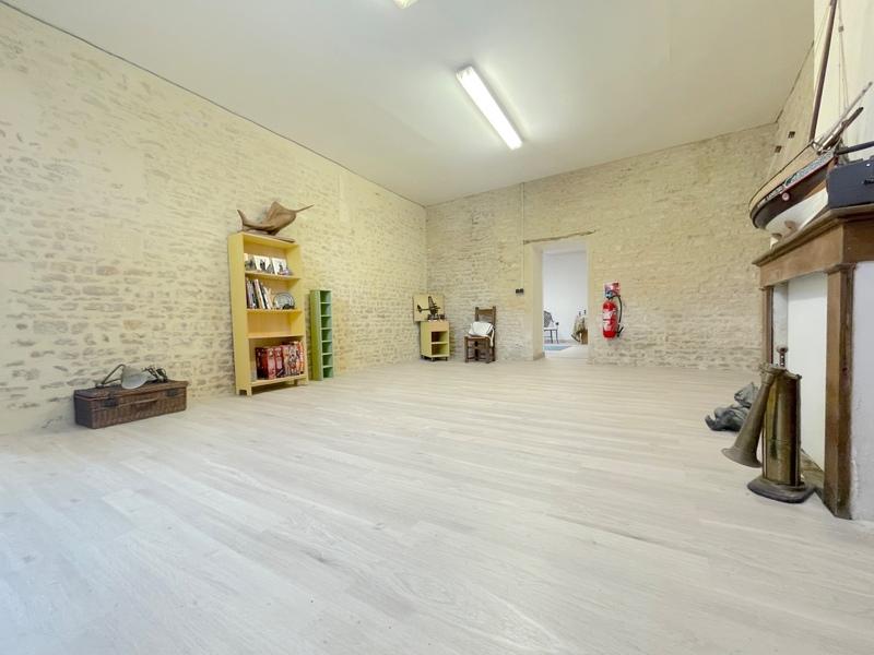 Maison - 265 m² - 12 pièces