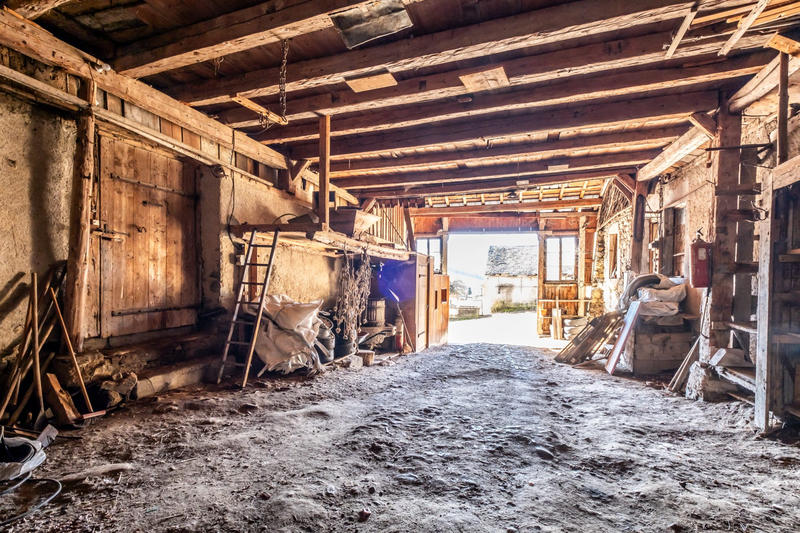 Ferme - 710 m² - 4 pièces