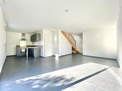 Maison - 83 m² - 5 pièces