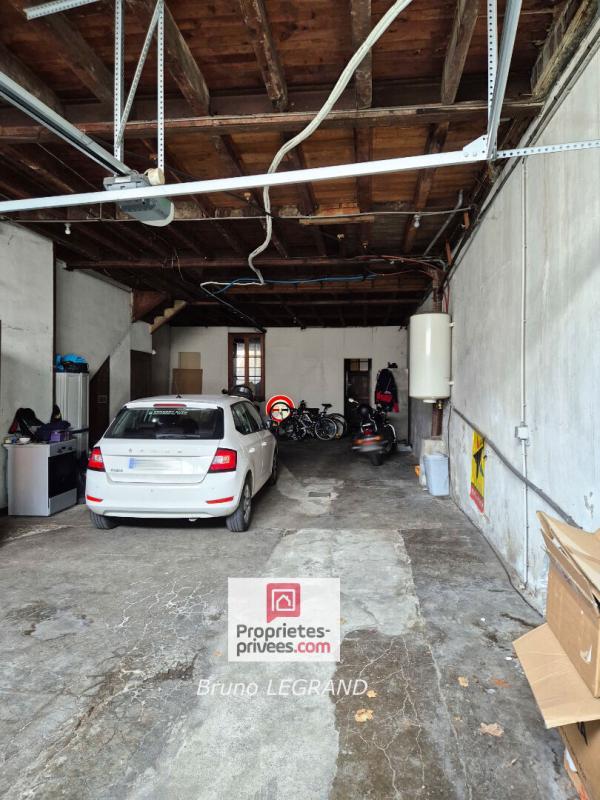 Maison - 450 m² - 12 pièces