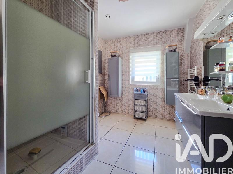 Maison - 180 m² - 5 pièces