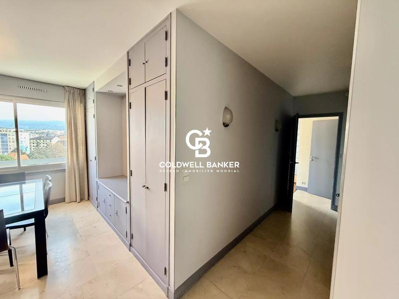 Appartement - 84 m² - 2 pièces