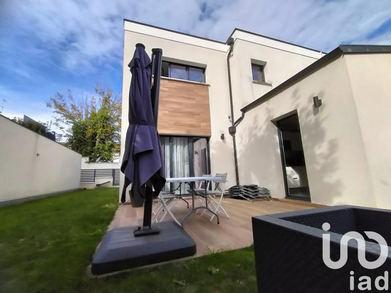 Maison - 98 m² - 5 pièces