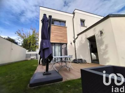 Maison - 98 m² - 5 pièces